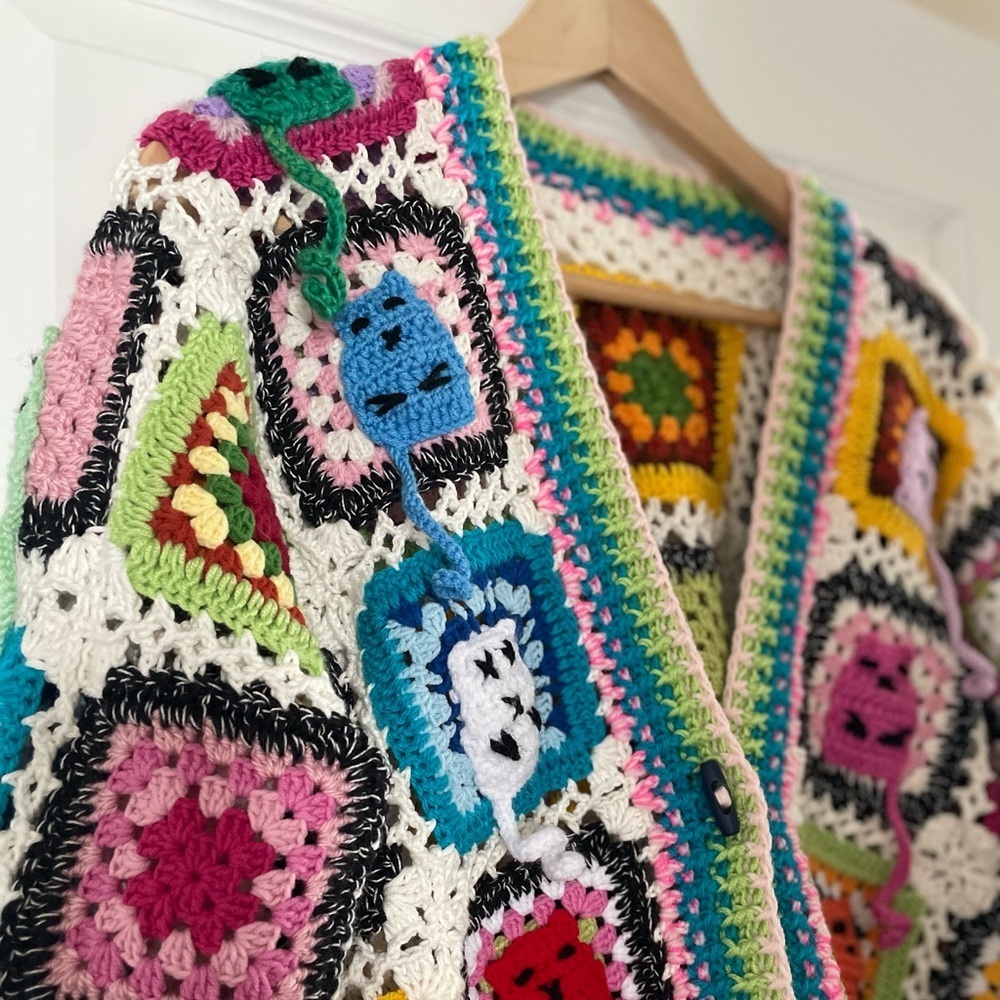 Hand knit Crochet Afghan Patchwork Toggle Cat Cardigan, Women’s Size Large - Picture 2 of 6